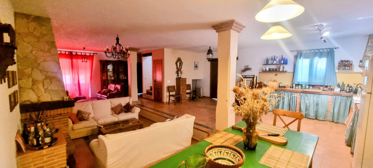 Se vende Villa - Chalet de 4 dormitorios en Costa Del Sol, Málaga, España