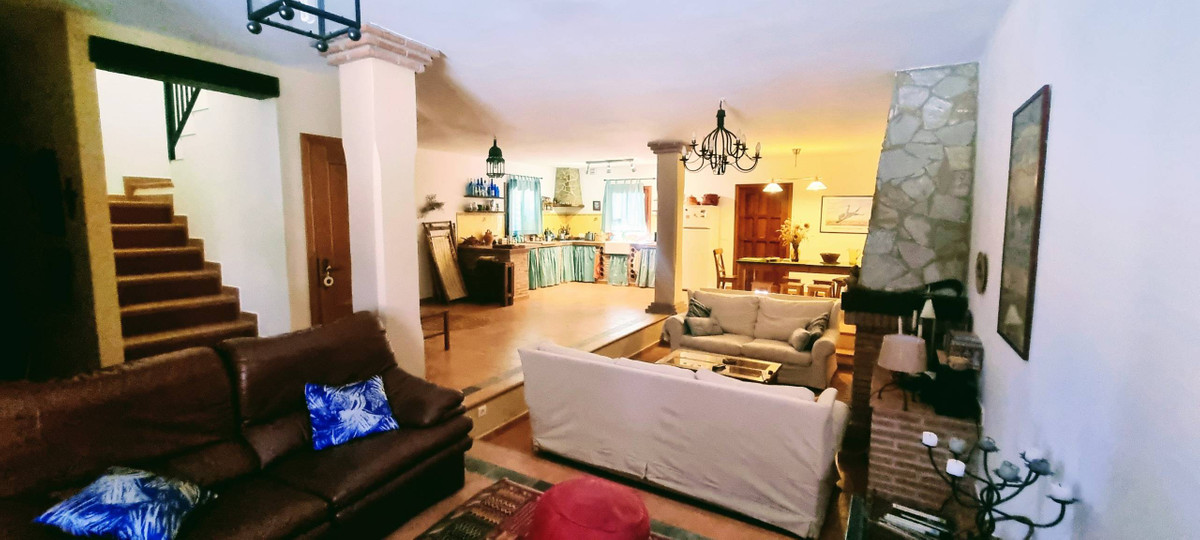 Se vende Villa - Chalet de 4 dormitorios en Costa Del Sol, Málaga, España