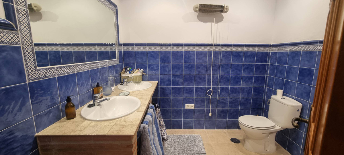 Se vende Villa - Chalet de 4 dormitorios en Costa Del Sol, Málaga, España