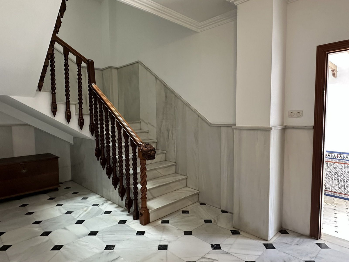5 Bed Townhouse for sale in Vélezmálaga Costa Del Sol East, Málaga, Spain