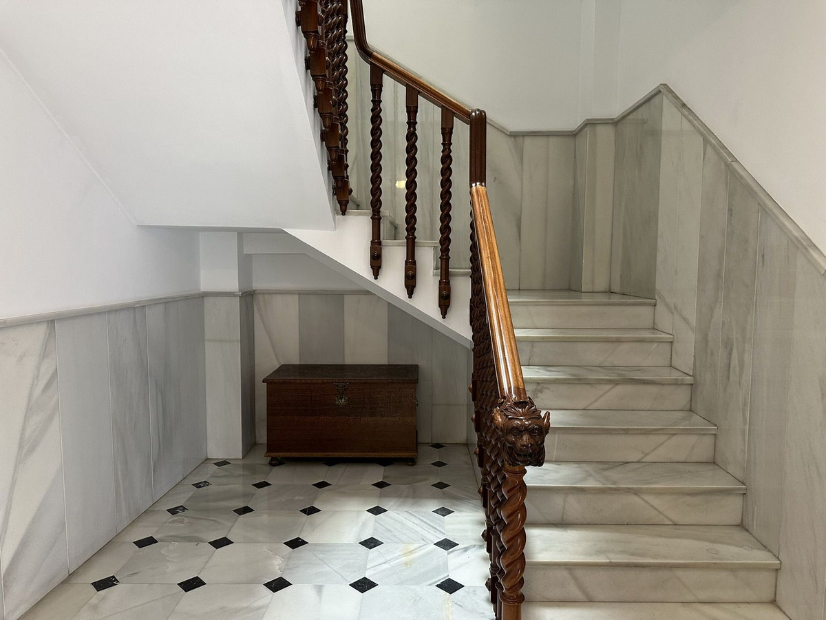 5 Bed Townhouse for sale in Vélezmálaga Costa Del Sol East, Málaga, Spain