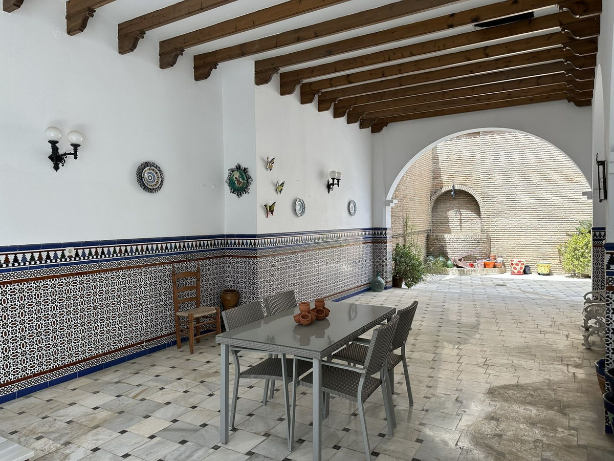 5 Bed Townhouse for sale in Vélezmálaga Costa Del Sol East, Málaga, Spain