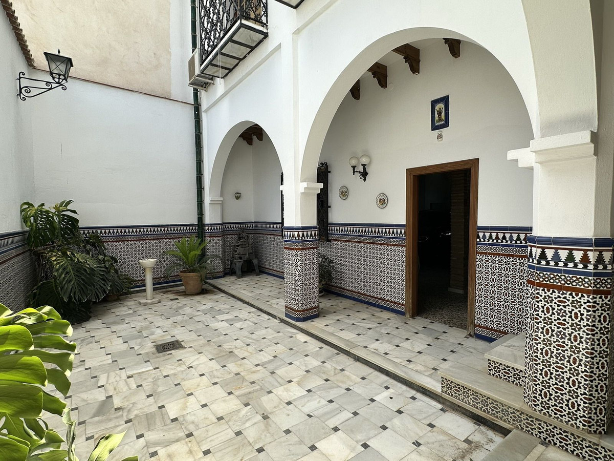 5 Bed Townhouse for sale in Vélezmálaga Costa Del Sol East, Málaga, Spain