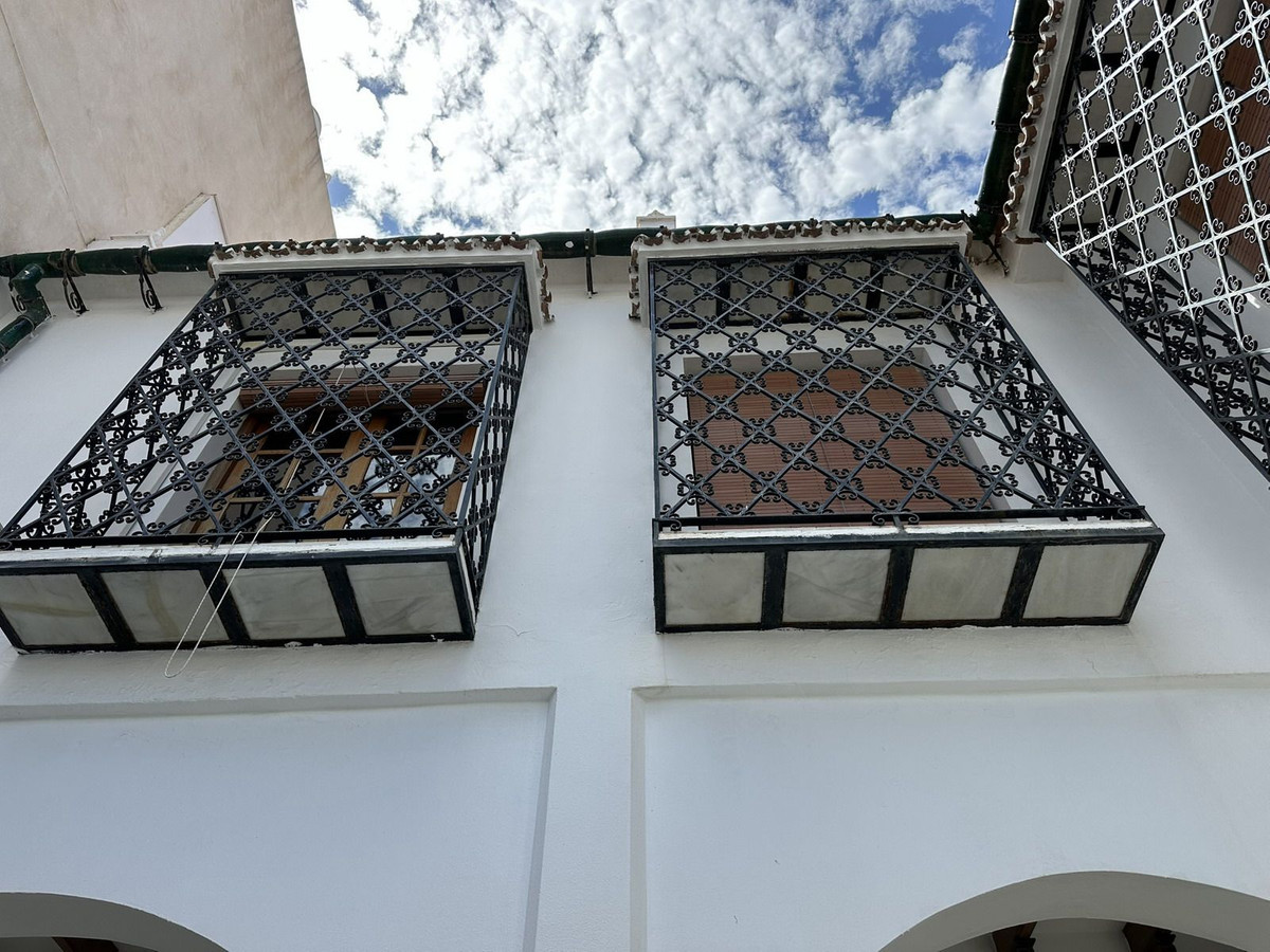 5 Bed Townhouse for sale in Vélezmálaga Costa Del Sol East, Málaga, Spain