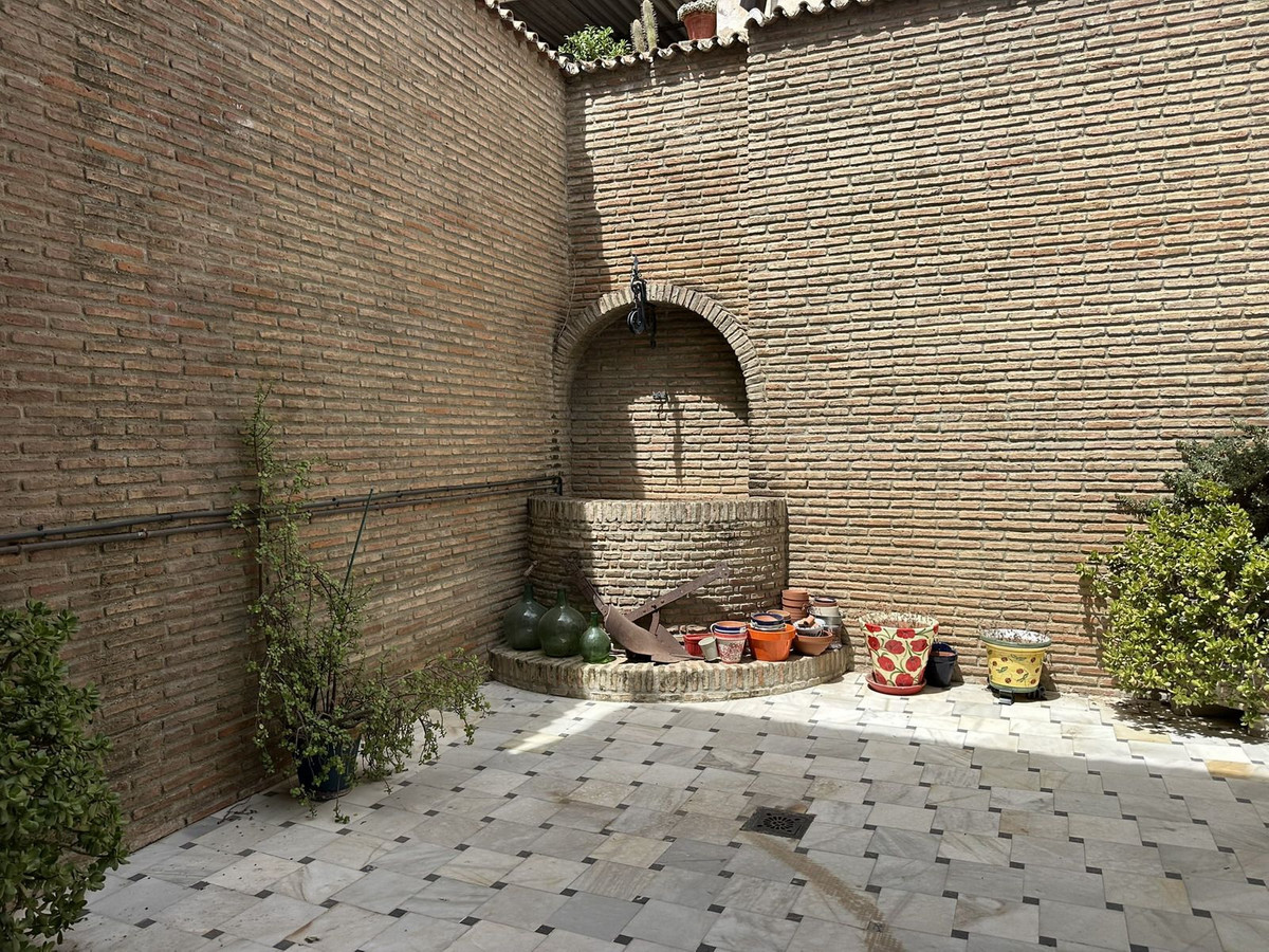 5 Bed Townhouse for sale in Vélezmálaga Costa Del Sol East, Málaga, Spain