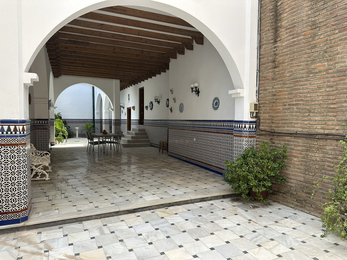 5 Bed Townhouse for sale in Vélezmálaga Costa Del Sol East, Málaga, Spain