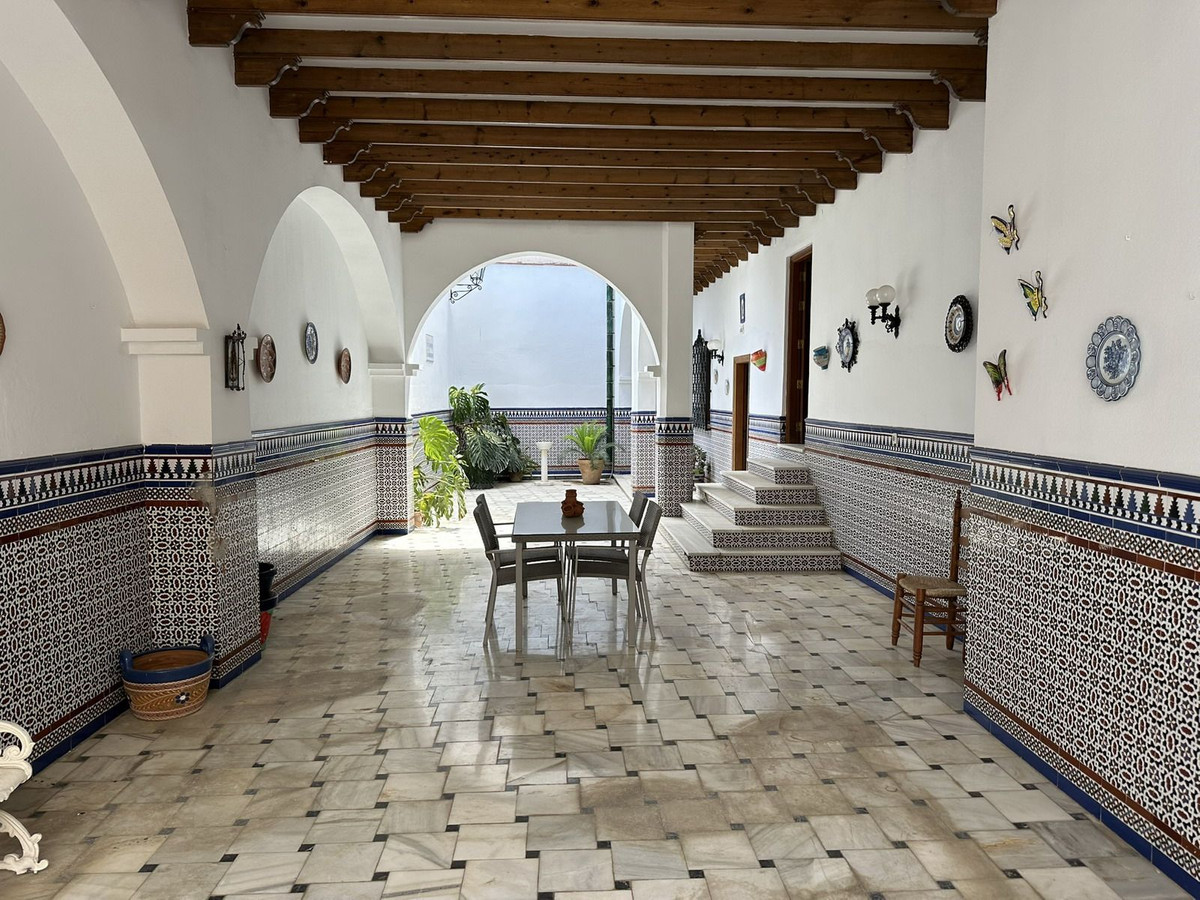 5 Bed Townhouse for sale in Vélezmálaga Costa Del Sol East, Málaga, Spain