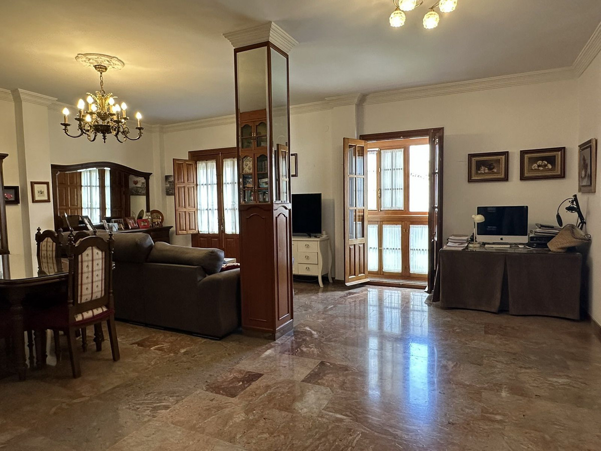 5 Bed Townhouse for sale in Vélezmálaga Costa Del Sol East, Málaga, Spain