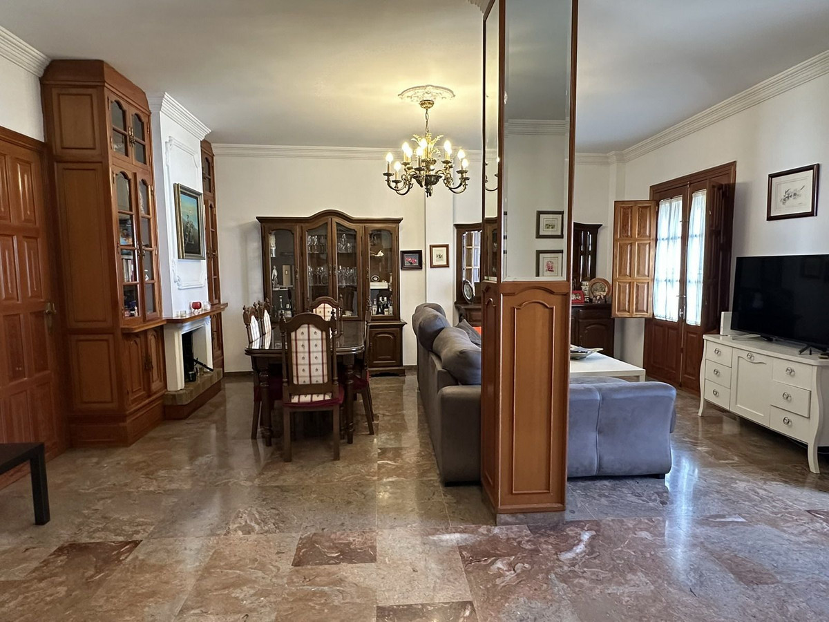 5 Bed Townhouse for sale in Vélezmálaga Costa Del Sol East, Málaga, Spain