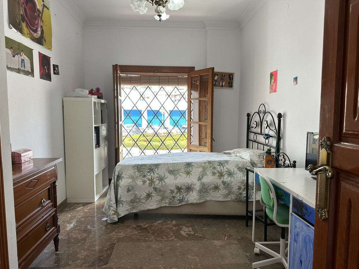5 Bed Townhouse for sale in Vélezmálaga Costa Del Sol East, Málaga, Spain