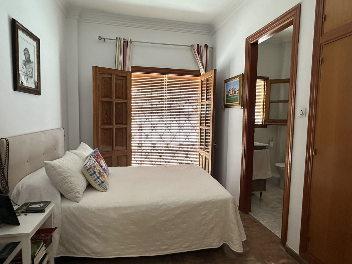 5 Bed Townhouse for sale in Vélezmálaga Costa Del Sol East, Málaga, Spain