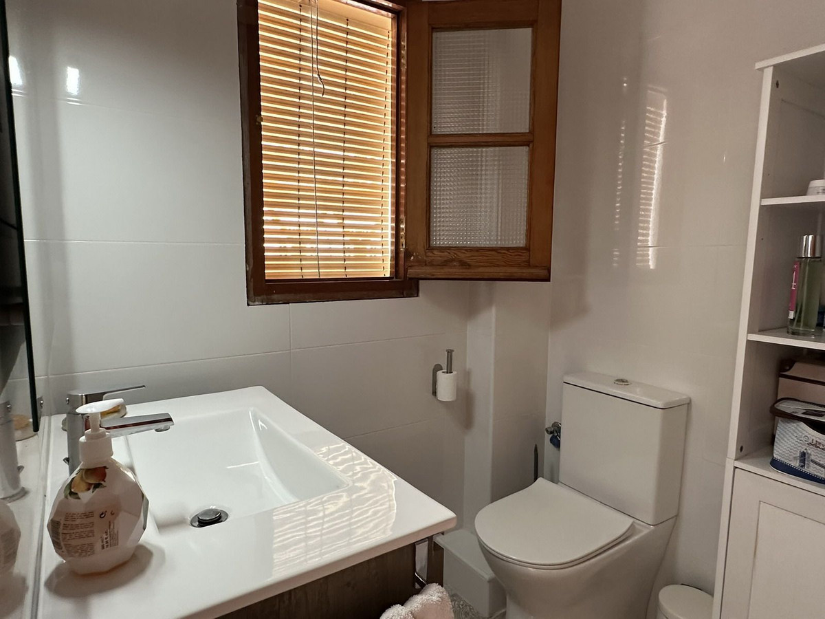 5 Bed Townhouse for sale in Vélezmálaga Costa Del Sol East, Málaga, Spain