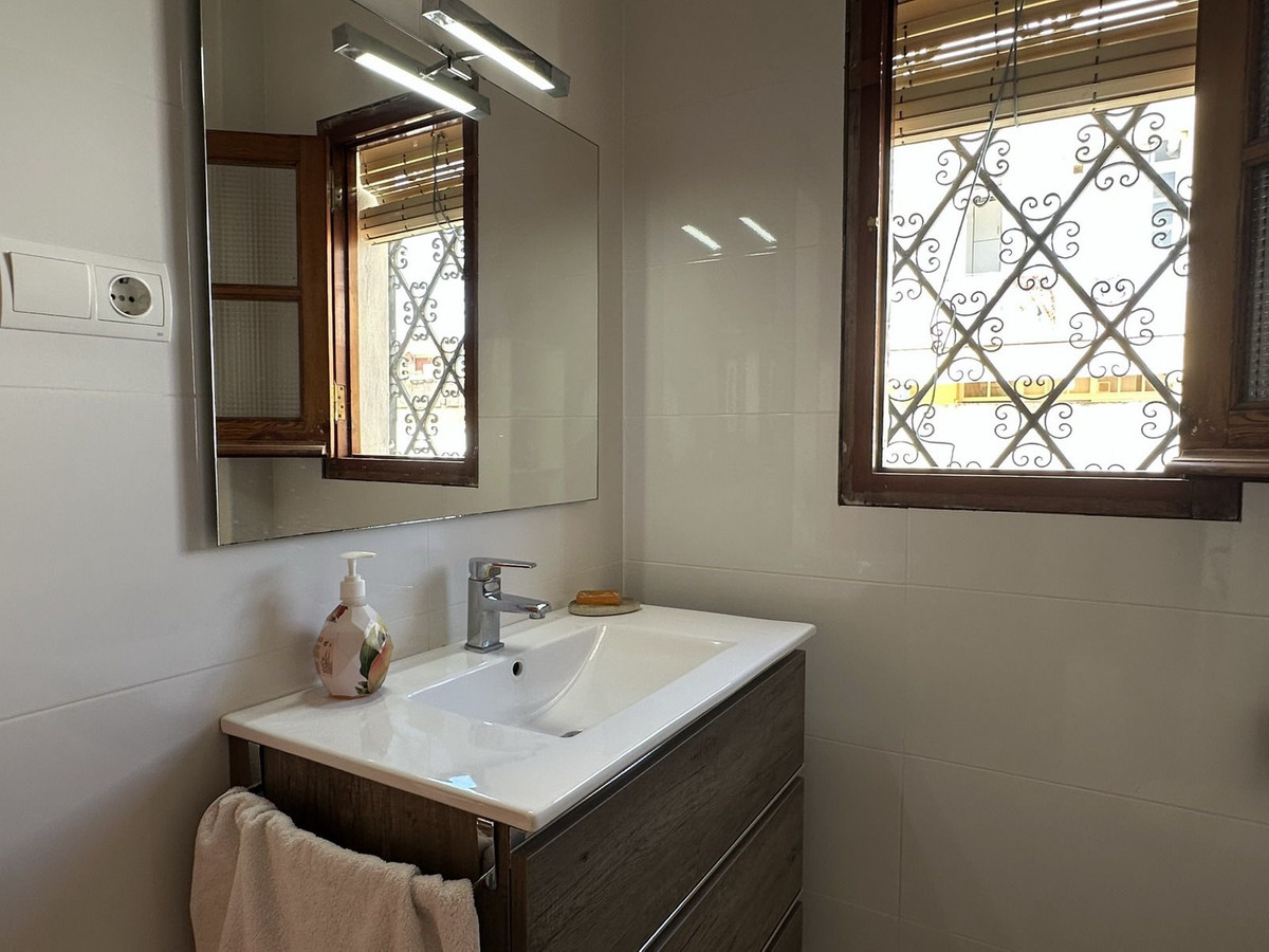 5 Bed Townhouse for sale in Vélezmálaga Costa Del Sol East, Málaga, Spain