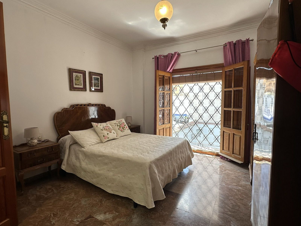 5 Bed Townhouse for sale in Vélezmálaga Costa Del Sol East, Málaga, Spain