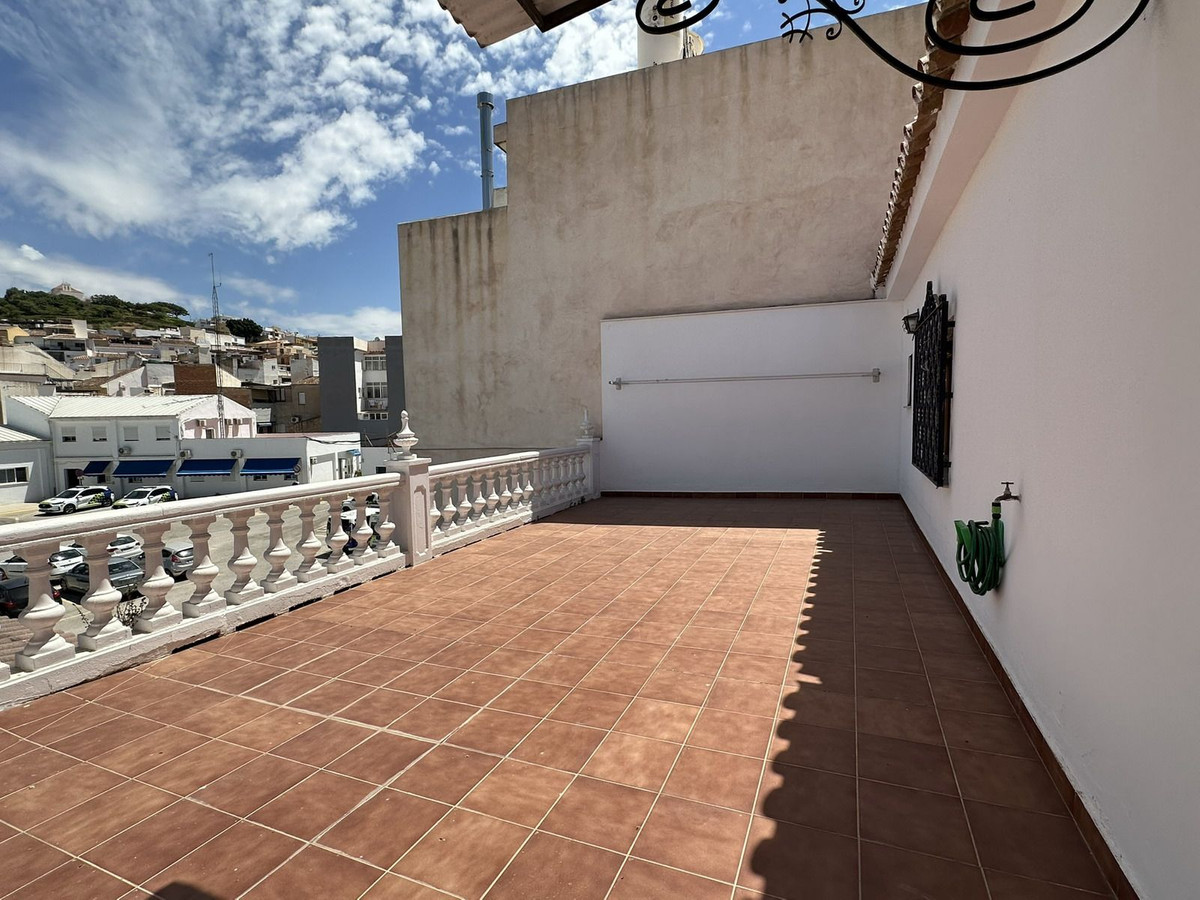 5 Bed Townhouse for sale in Vélezmálaga Costa Del Sol East, Málaga, Spain