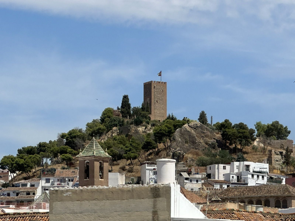 5 Bed Townhouse for sale in Vélezmálaga Costa Del Sol East, Málaga, Spain