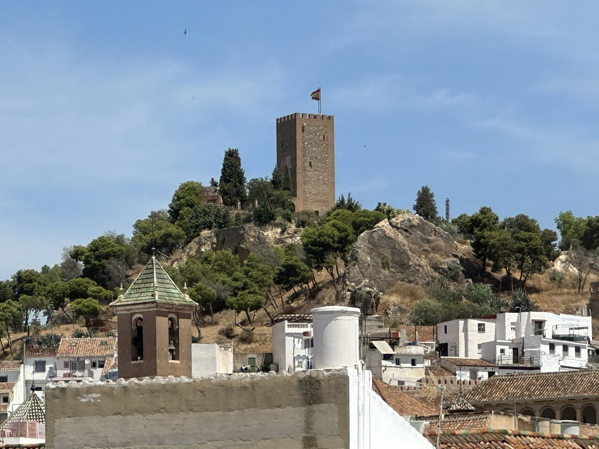 5 Bed Townhouse for sale in Vélezmálaga Costa Del Sol East, Málaga, Spain