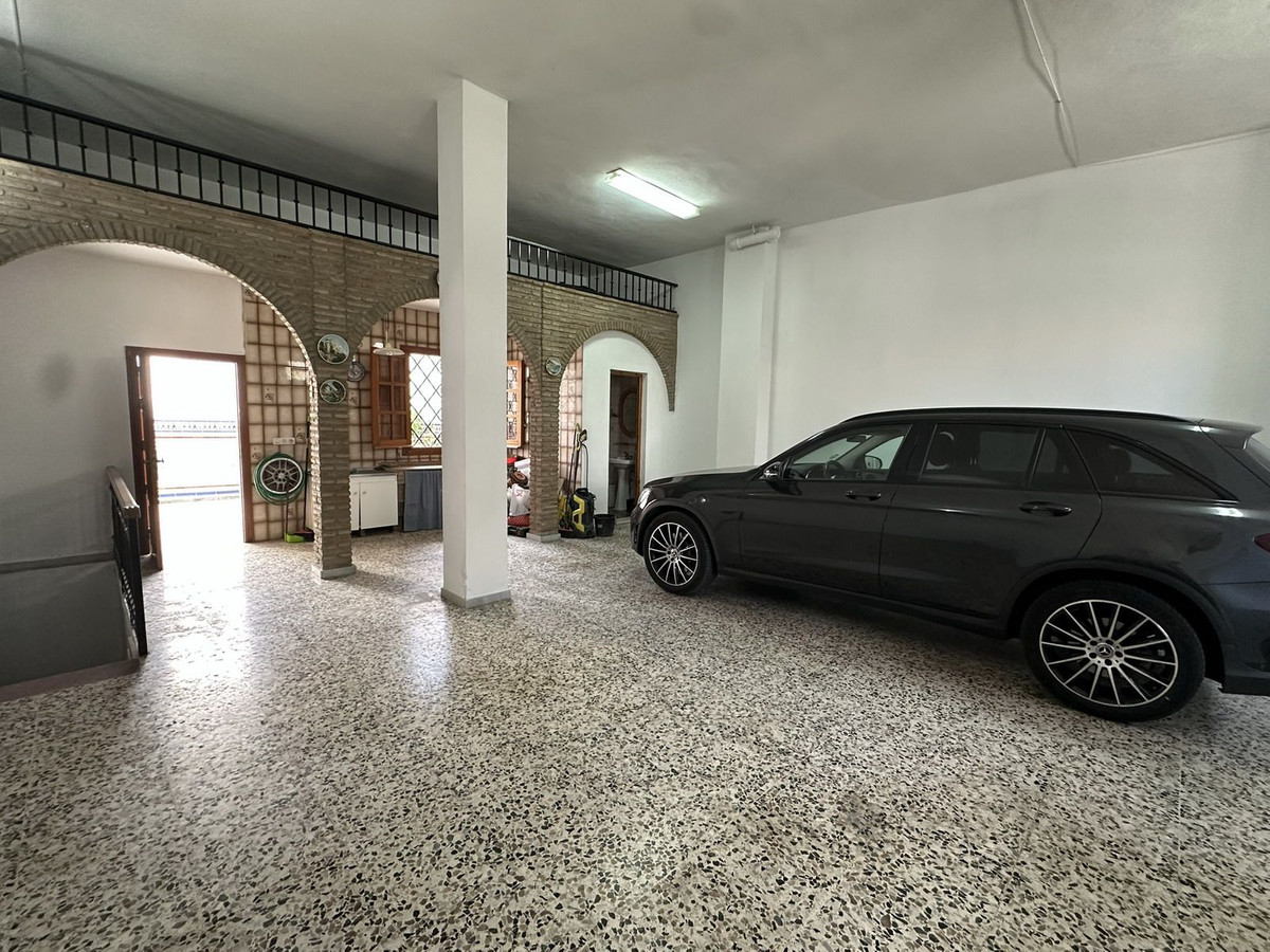 5 Bed Townhouse for sale in Vélezmálaga Costa Del Sol East, Málaga, Spain