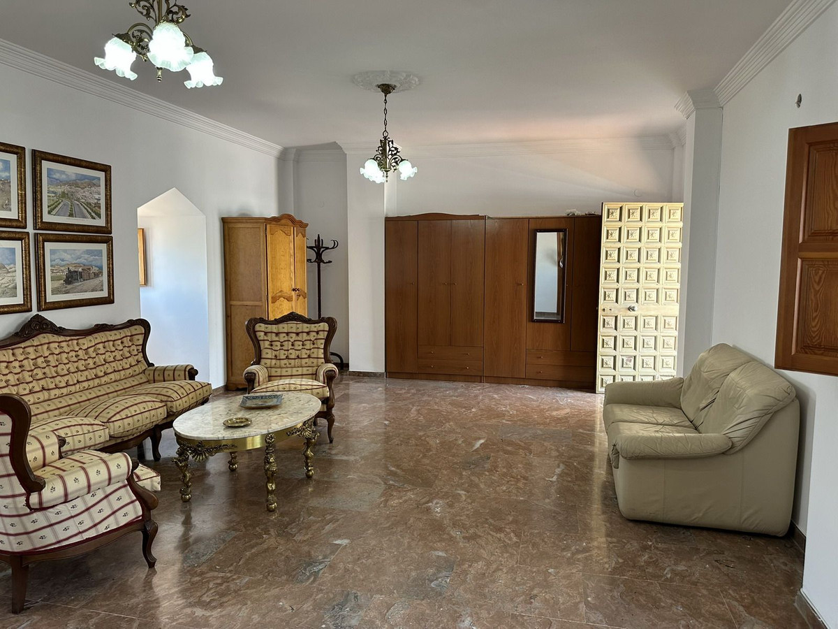 5 Bed Townhouse for sale in Vélezmálaga Costa Del Sol East, Málaga, Spain