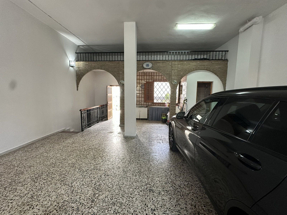 5 Bed Townhouse for sale in Vélezmálaga Costa Del Sol East, Málaga, Spain