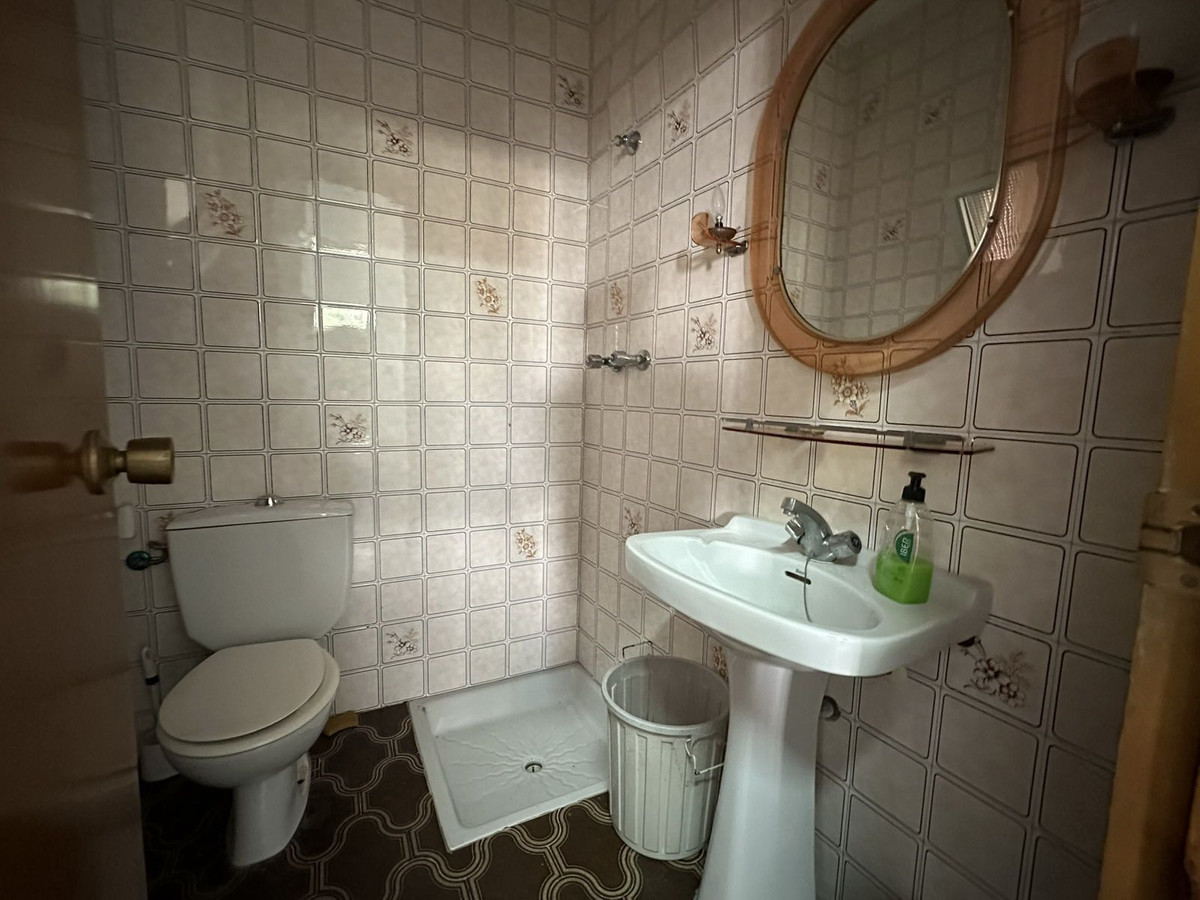 5 Bed Townhouse for sale in Vélezmálaga Costa Del Sol East, Málaga, Spain