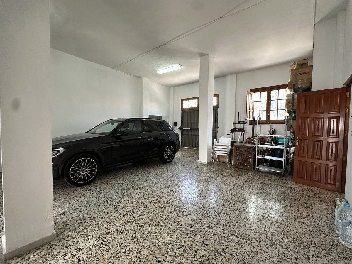 5 Bed Townhouse for sale in Vélezmálaga Costa Del Sol East, Málaga, Spain