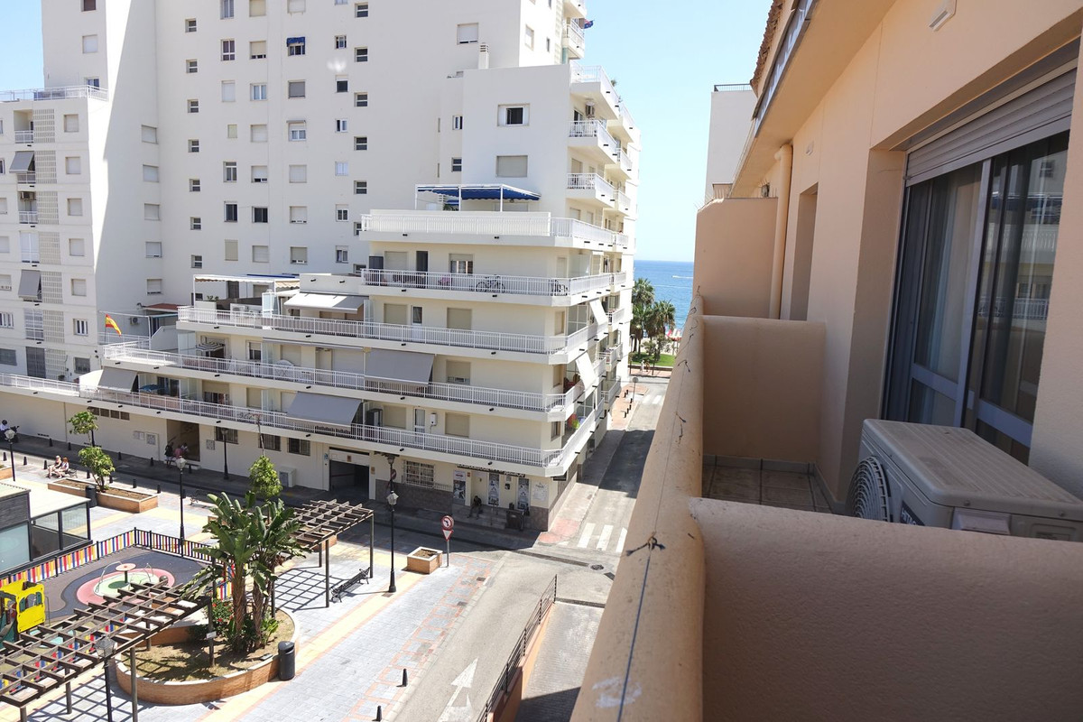 3 Bed Apartment for sale in Fuengirola Costa Del Sol, Málaga, Spain