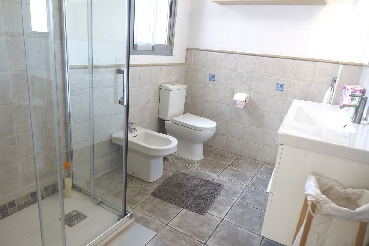 3 Bed Apartment for sale in Fuengirola Costa Del Sol, Málaga, Spain