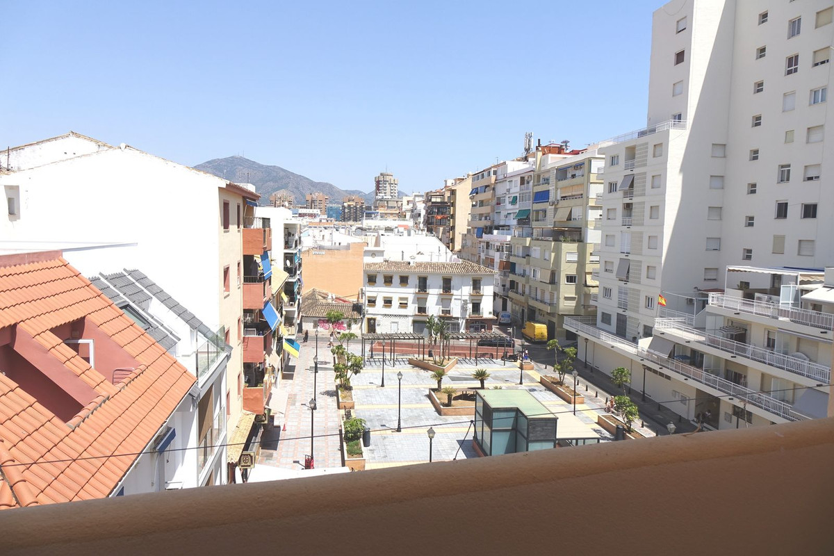 3 Bed Apartment for sale in Fuengirola Costa Del Sol, Málaga, Spain