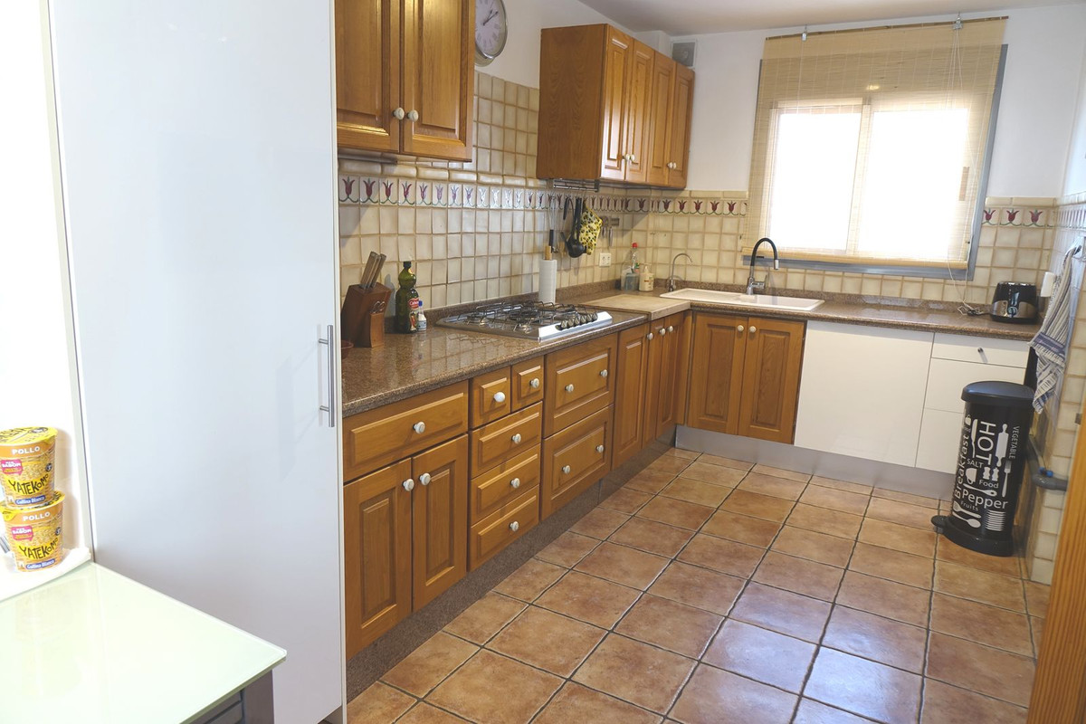 3 Bed Apartment for sale in Fuengirola Costa Del Sol, Málaga, Spain
