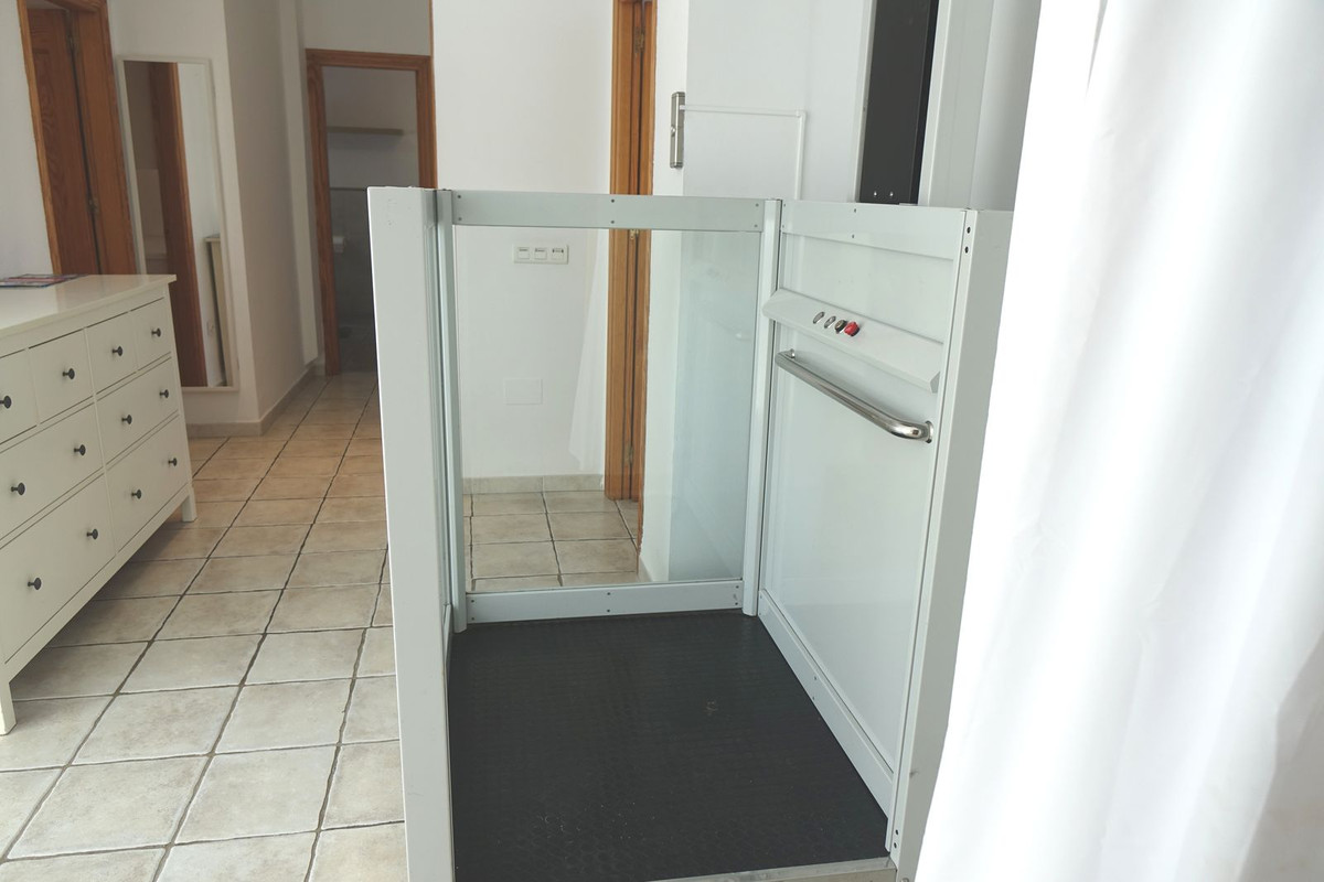 3 Bed Apartment for sale in Fuengirola Costa Del Sol, Málaga, Spain