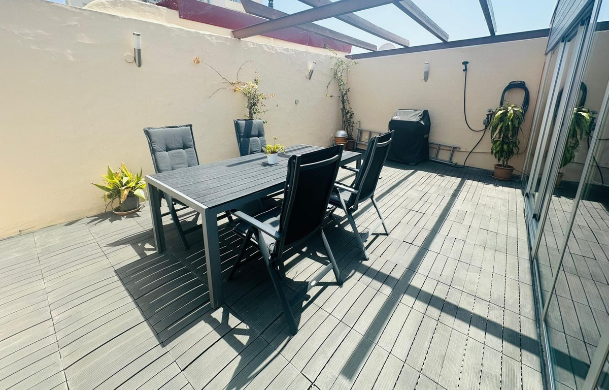 3 Bed Apartment for sale in Fuengirola Costa Del Sol, Málaga, Spain