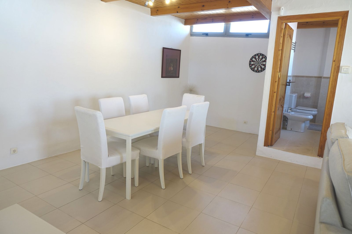 3 Bed Apartment for sale in Fuengirola Costa Del Sol, Málaga, Spain