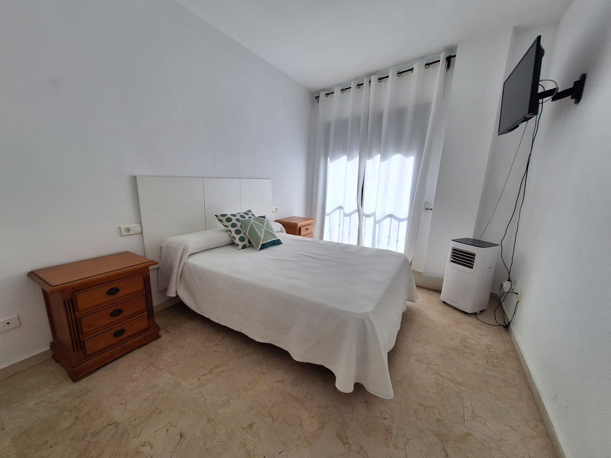 Se vende Apartamento Planta Media de 2 dormitorios en Costa Del Sol, Málaga, España