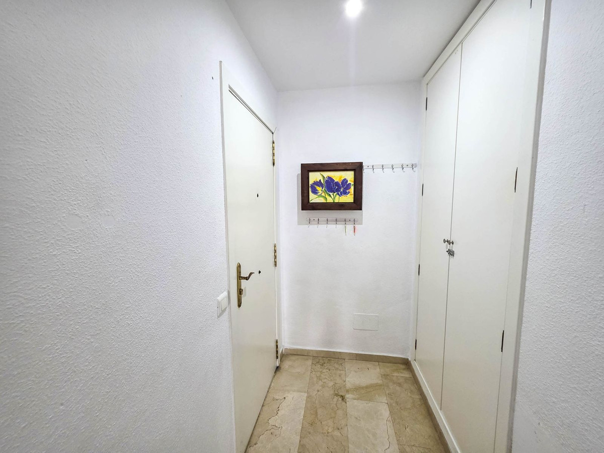 Se vende Apartamento Planta Media de 2 dormitorios en Costa Del Sol, Málaga, España