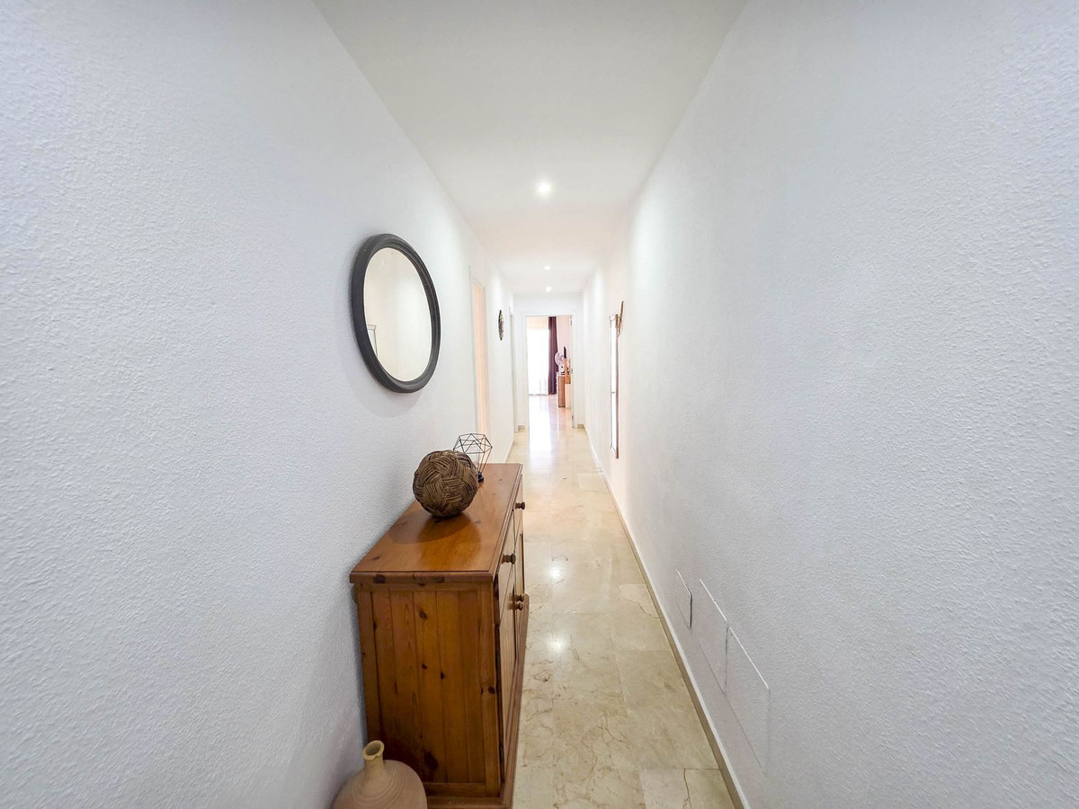 Se vende Apartamento Planta Media de 2 dormitorios en Costa Del Sol, Málaga, España