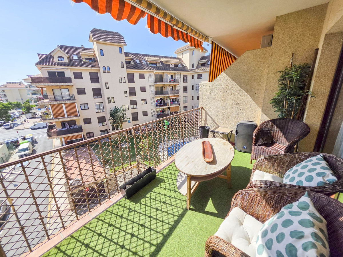 Se vende Apartamento Planta Media de 2 dormitorios en Costa Del Sol, Málaga, España