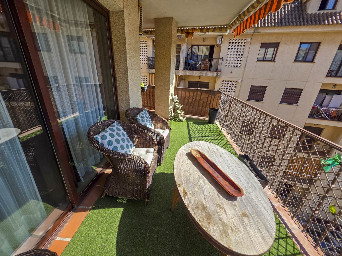 Se vende Apartamento Planta Media de 2 dormitorios en Costa Del Sol, Málaga, España