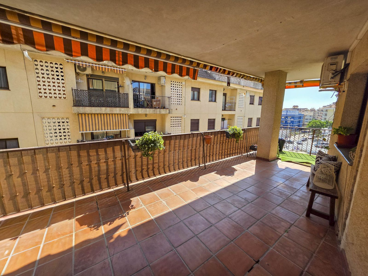 Se vende Apartamento Planta Media de 2 dormitorios en Costa Del Sol, Málaga, España