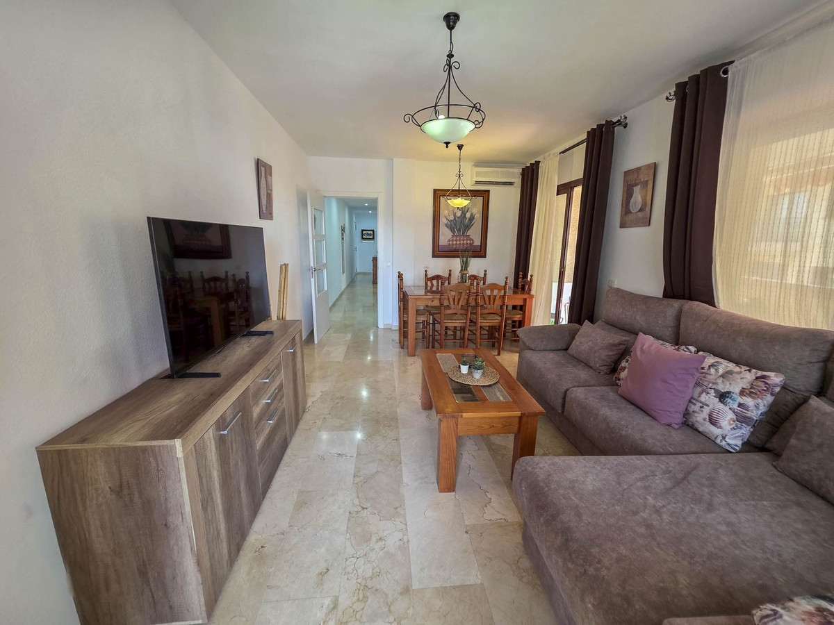 Se vende Apartamento Planta Media de 2 dormitorios en Costa Del Sol, Málaga, España