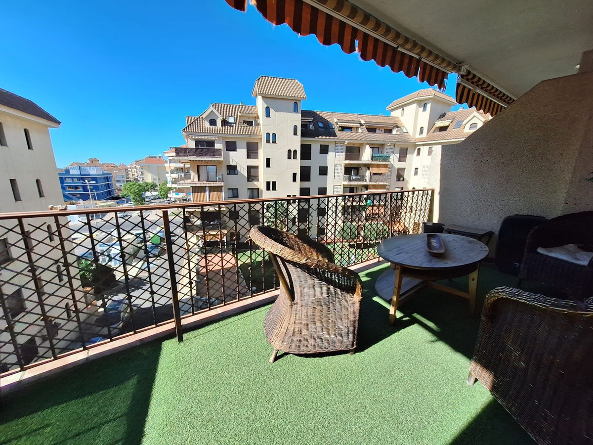 Se vende Apartamento Planta Media de 2 dormitorios en Costa Del Sol, Málaga, España