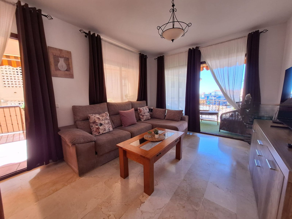 Se vende Apartamento Planta Media de 2 dormitorios en Costa Del Sol, Málaga, España