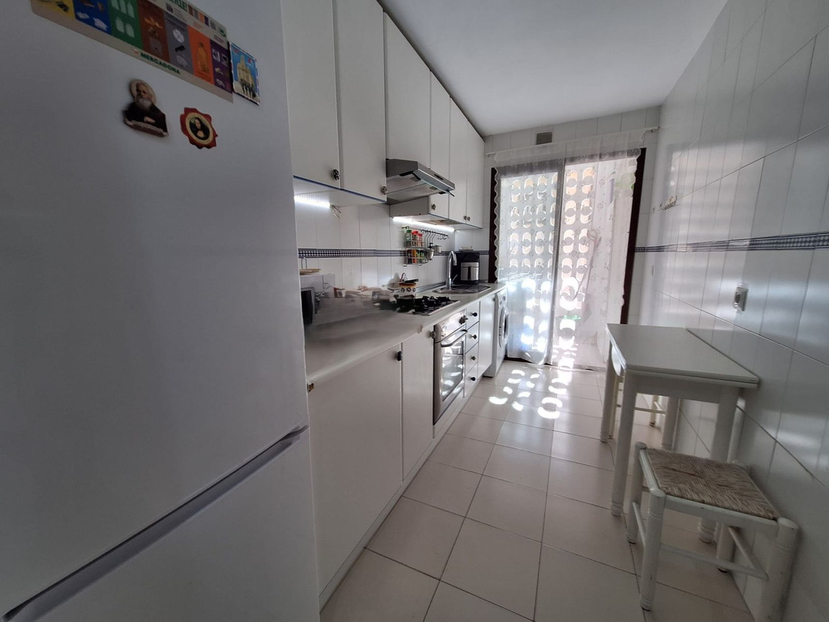 Se vende Apartamento Planta Media de 2 dormitorios en Costa Del Sol, Málaga, España