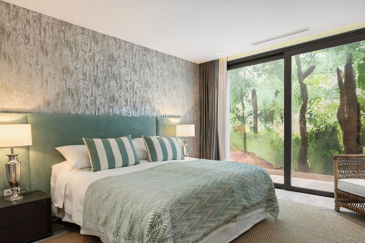 5 Bed Townhouse for sale in Nagüeles Costa Del Sol, Málaga, Spain