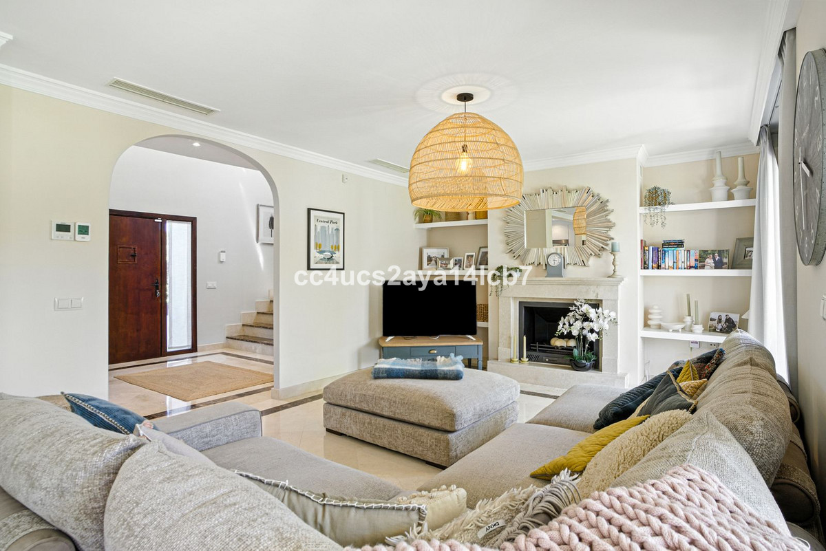 3 Bed Townhouse for sale in Estepona Costa Del Sol, Málaga, Spain