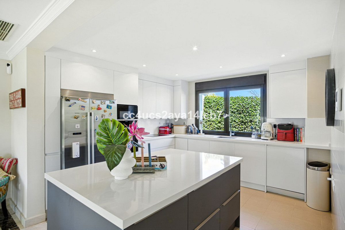 3 Bed Townhouse for sale in Estepona Costa Del Sol, Málaga, Spain