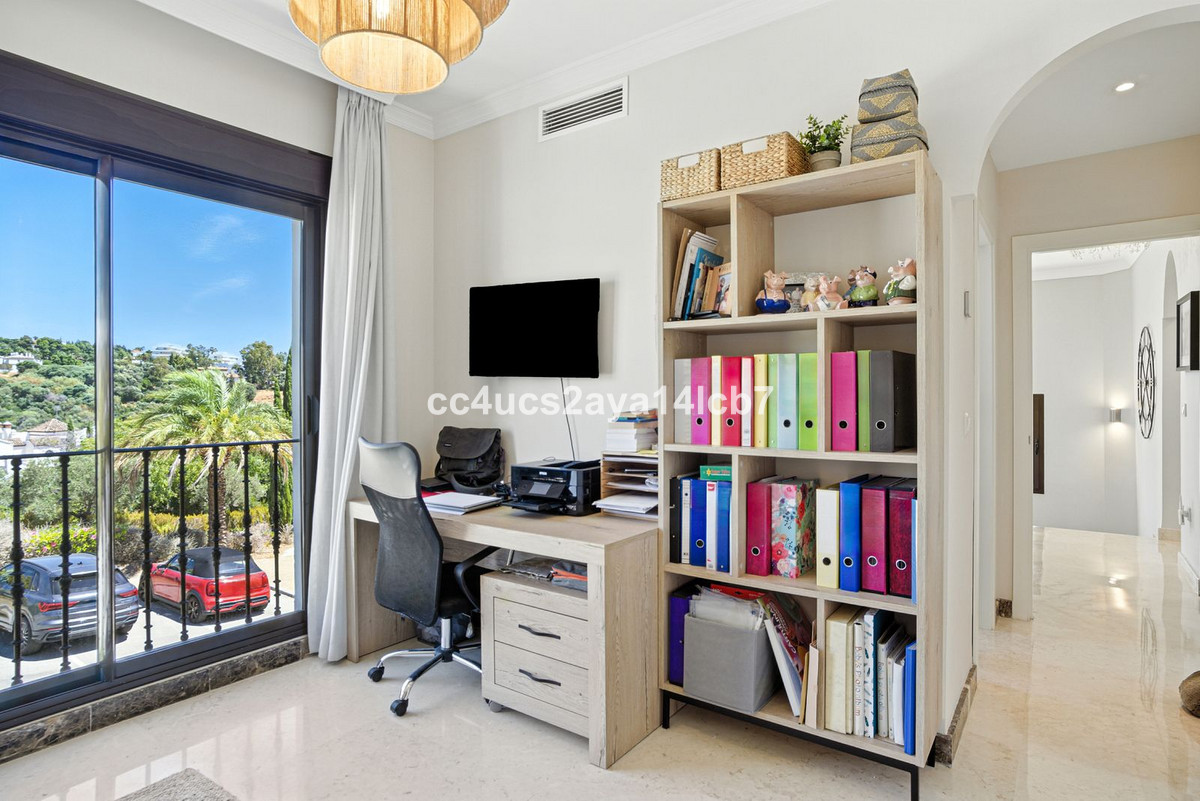 3 Bed Townhouse for sale in Estepona Costa Del Sol, Málaga, Spain