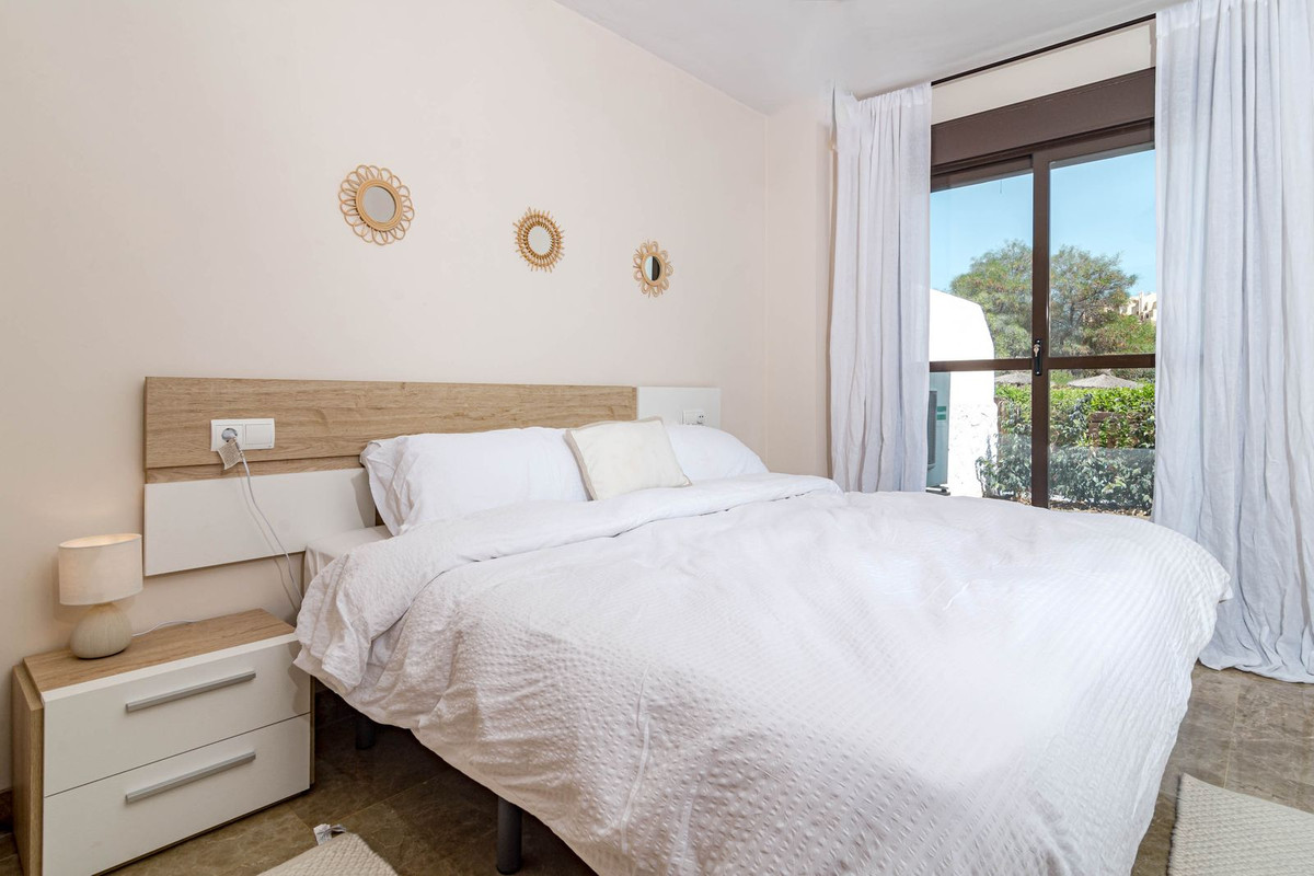 Se vende Apartamento Planta Baja de 2 dormitorios en Costa Del Sol, Málaga, España