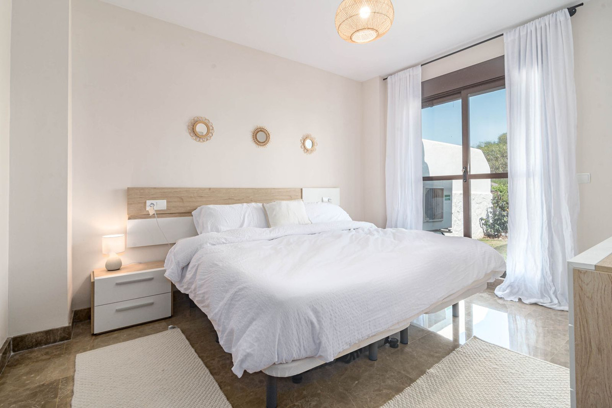 Se vende Apartamento Planta Baja de 2 dormitorios en Costa Del Sol, Málaga, España