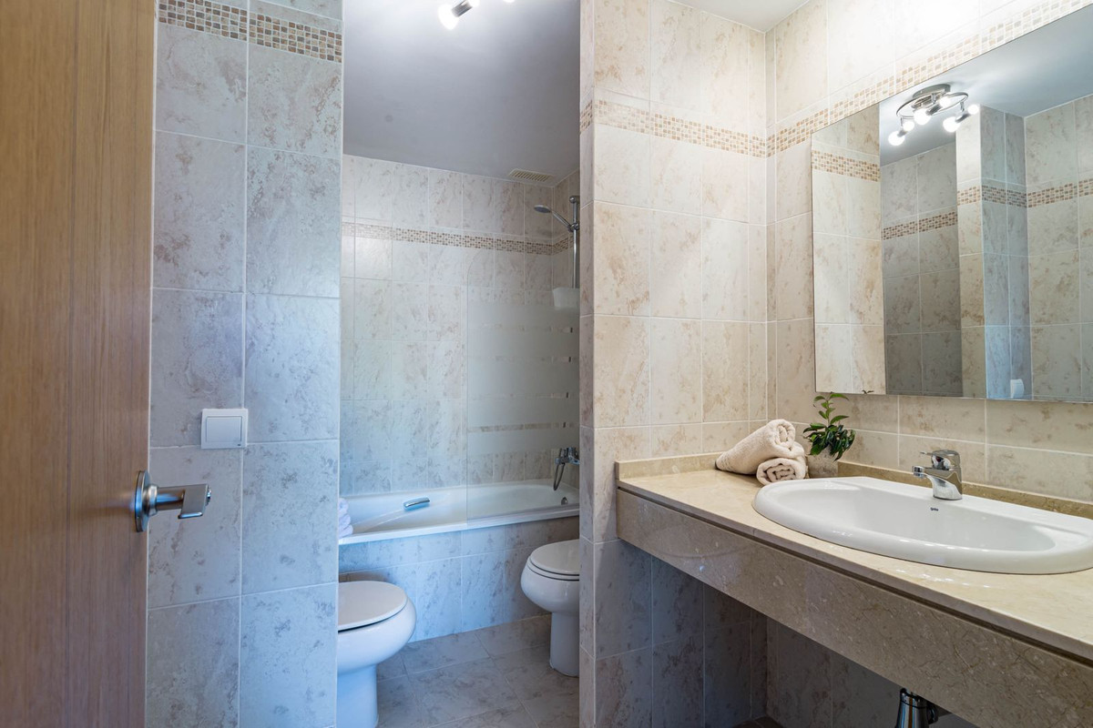 Se vende Apartamento Planta Baja de 2 dormitorios en Costa Del Sol, Málaga, España